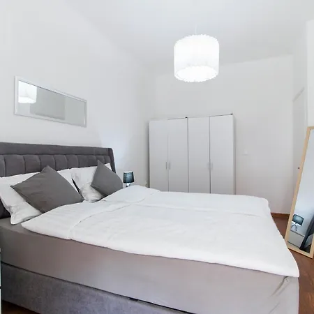 Midtown Apartment By Corfuescapes Apartment *